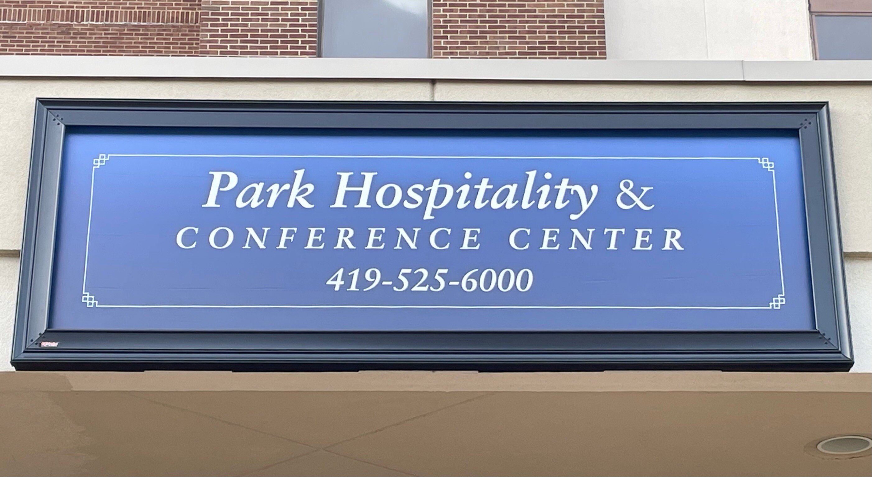 Banner Frame Deluxe Park Hospitality 