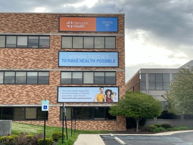 Hancock-Health-3-banners-lind-signspring-bannerframe-hinge