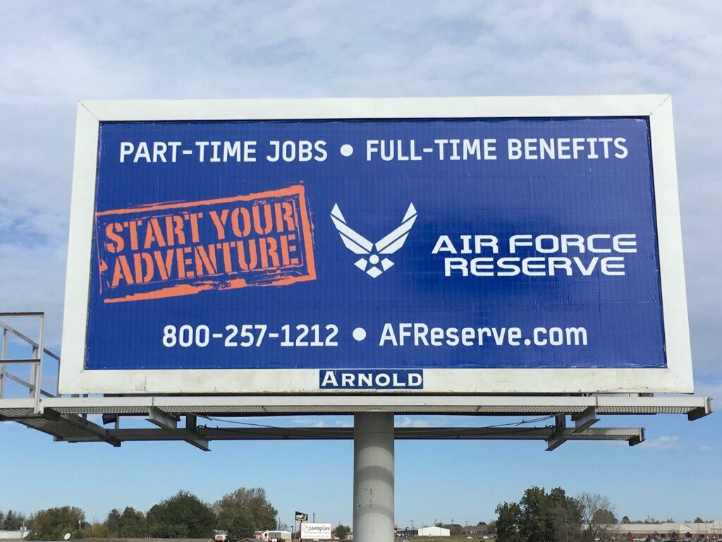 PosterSpring - Billboard Molding