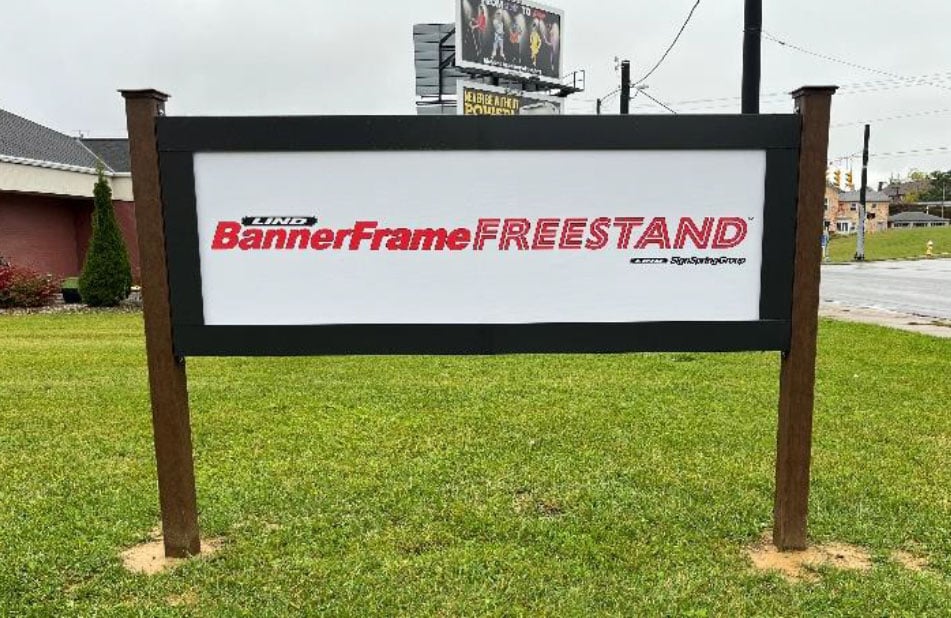 BannerFrameFREESTAND with CLASSIC Covers